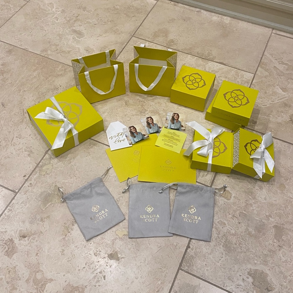 Kendra Scott Gift Boxes